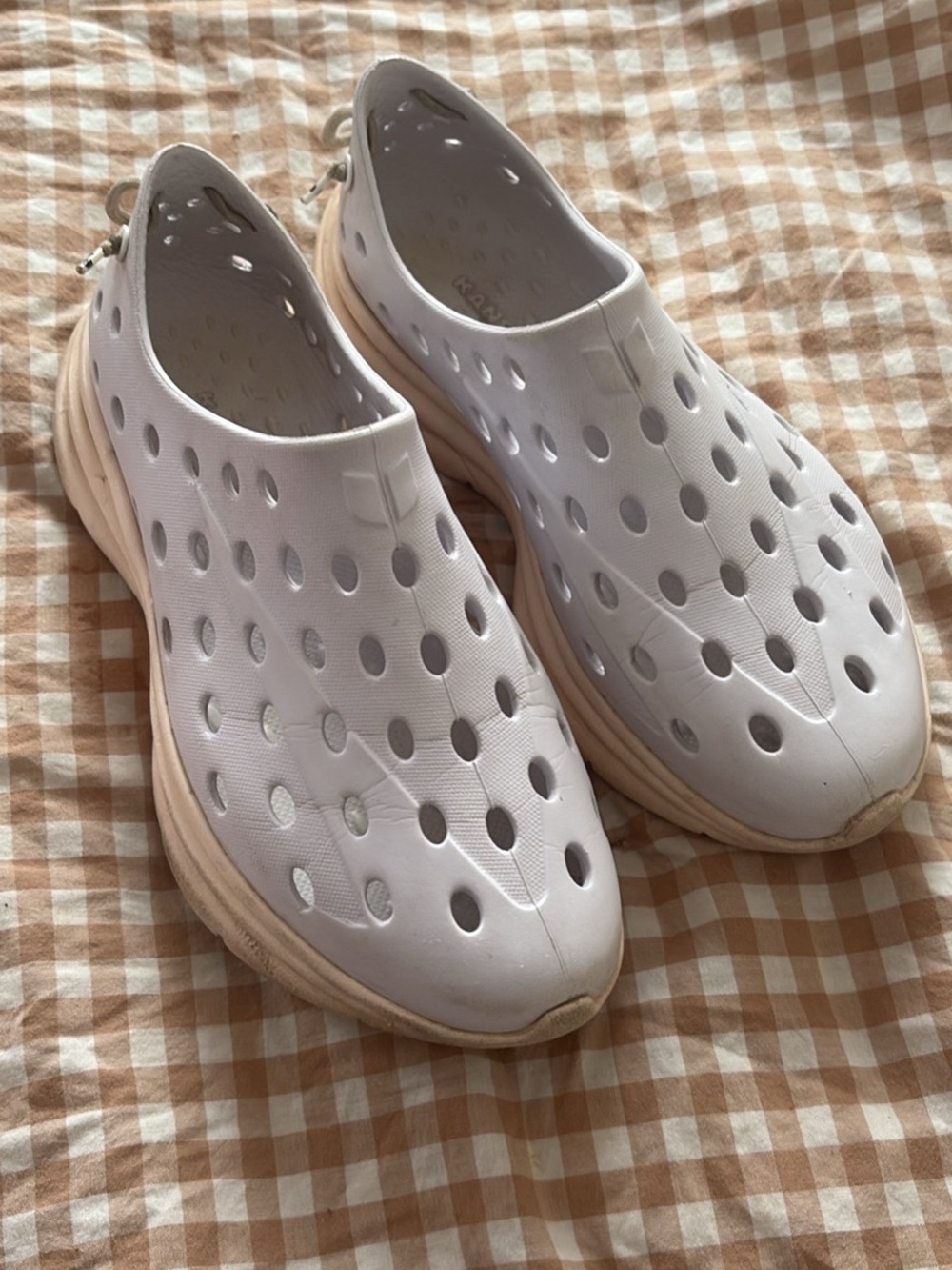 Kanes women’s size 7